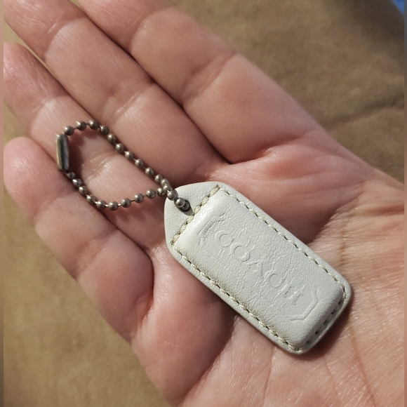 2" COACH LEATHER HANG TAG - Picture 4 of 4
